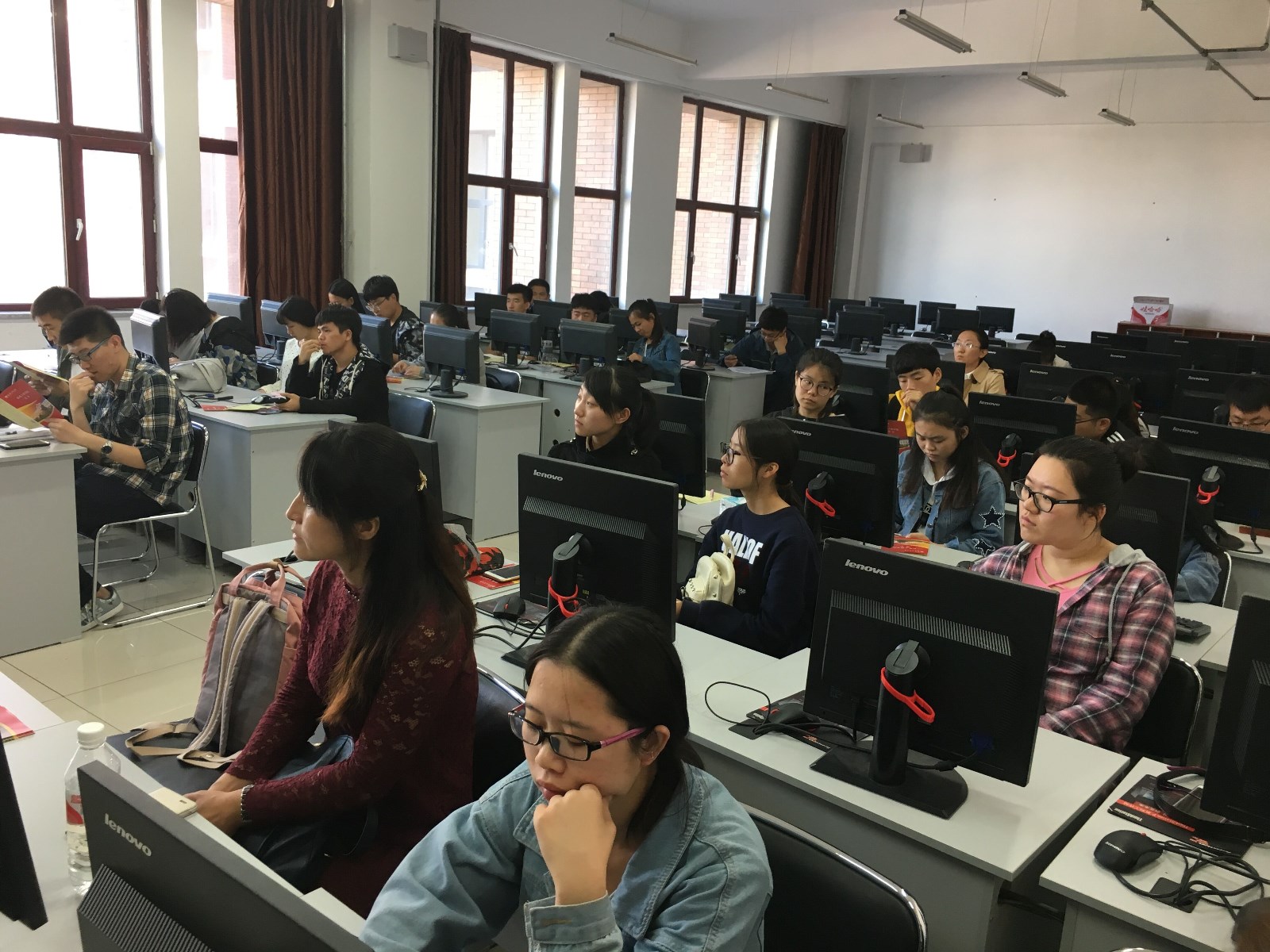 吉林工商学院1.jpg
